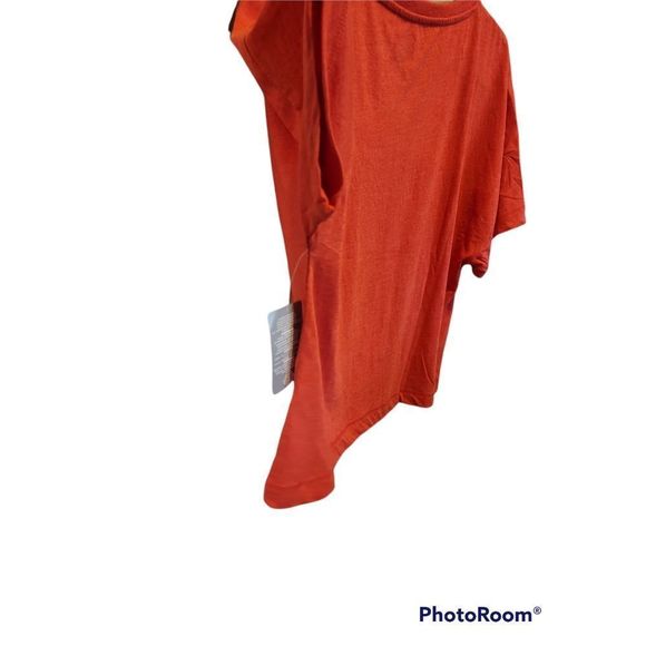 Minnie Holiday Short Sleeve Top Large NWT - Picture 5 of 5